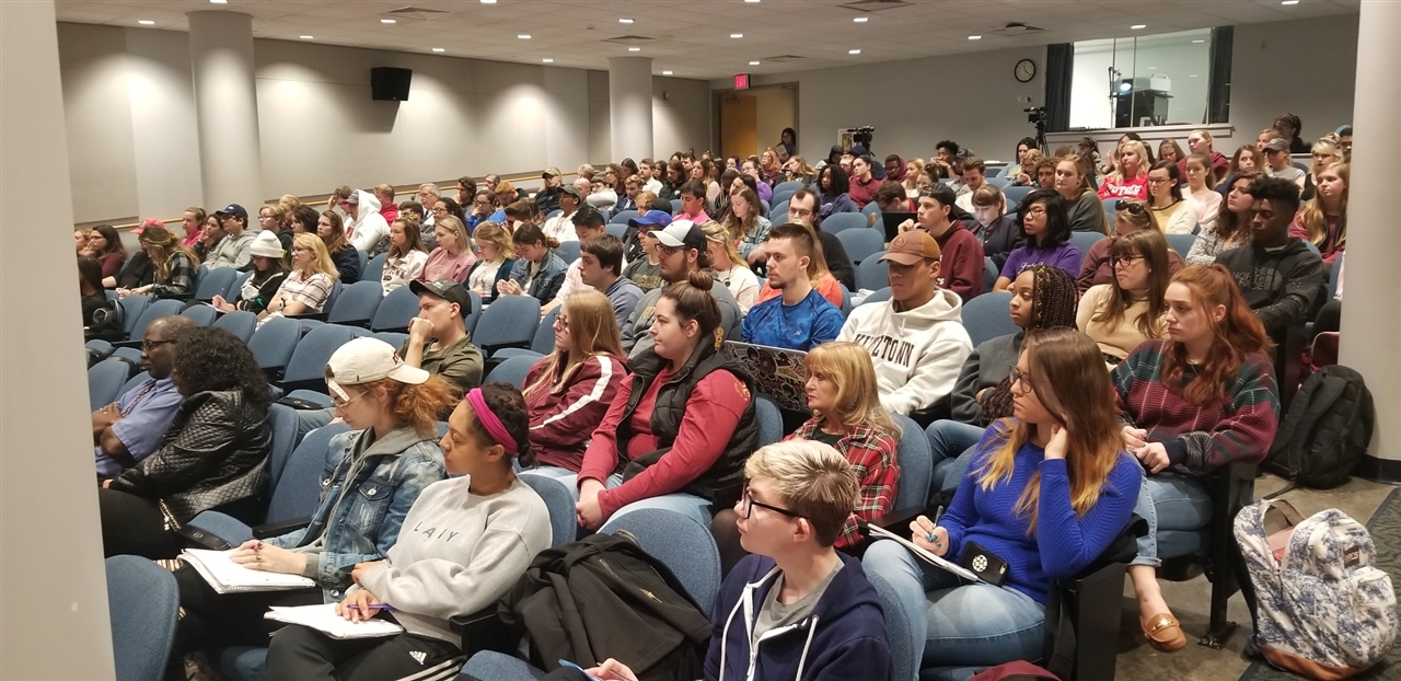 Crowd at the slavery and its impact: reflections on its 400th anniversary conference