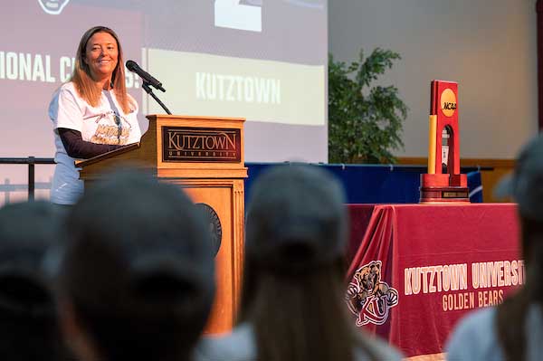 Coach Scheuing speaks at Championship Celebration.